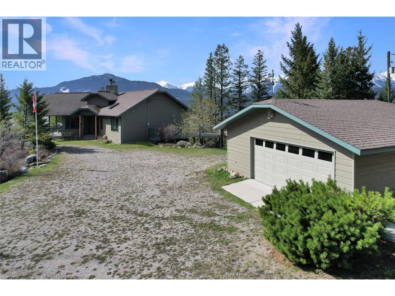 2360/2380 95 Highway, Spillimacheen