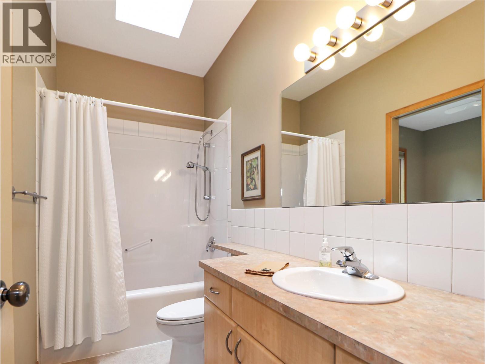 2360/2380 95 Highway, Spillimacheen