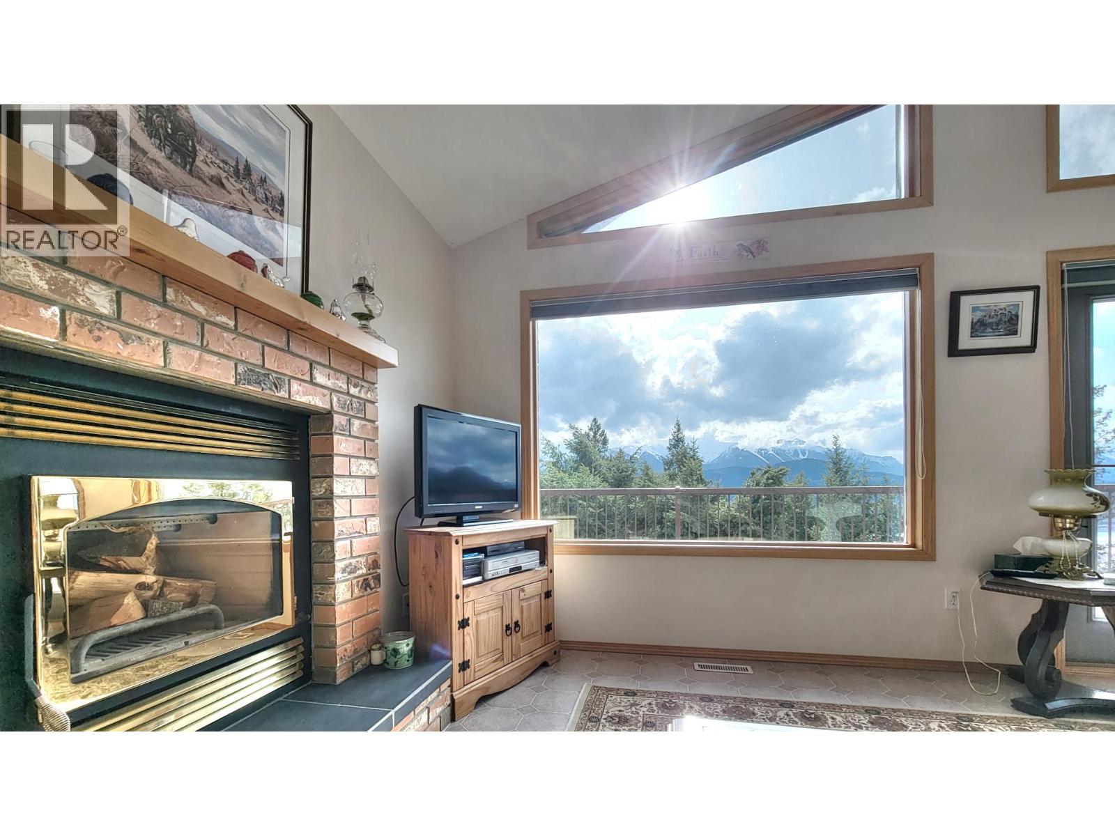 2360/2380 95 Highway, Spillimacheen