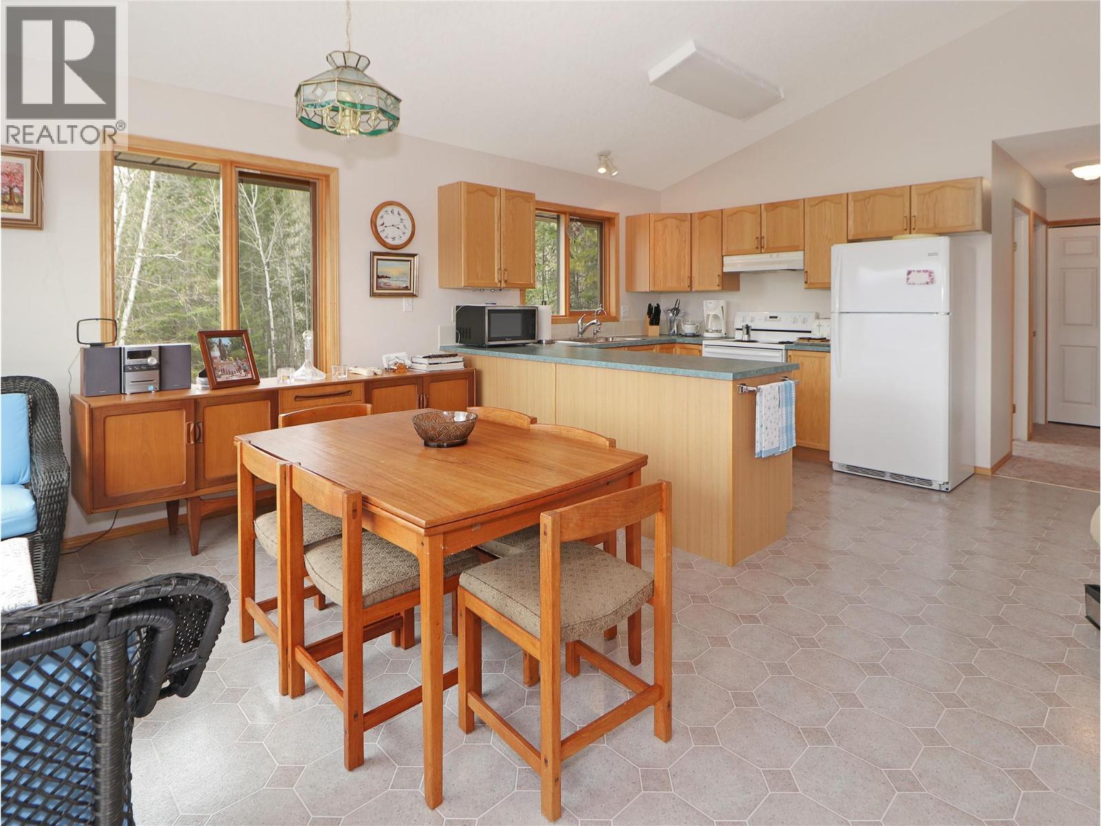 2360/2380 95 Highway, Spillimacheen