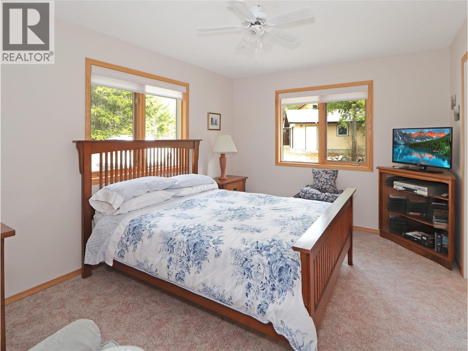 2360/2380 95 Highway, Spillimacheen