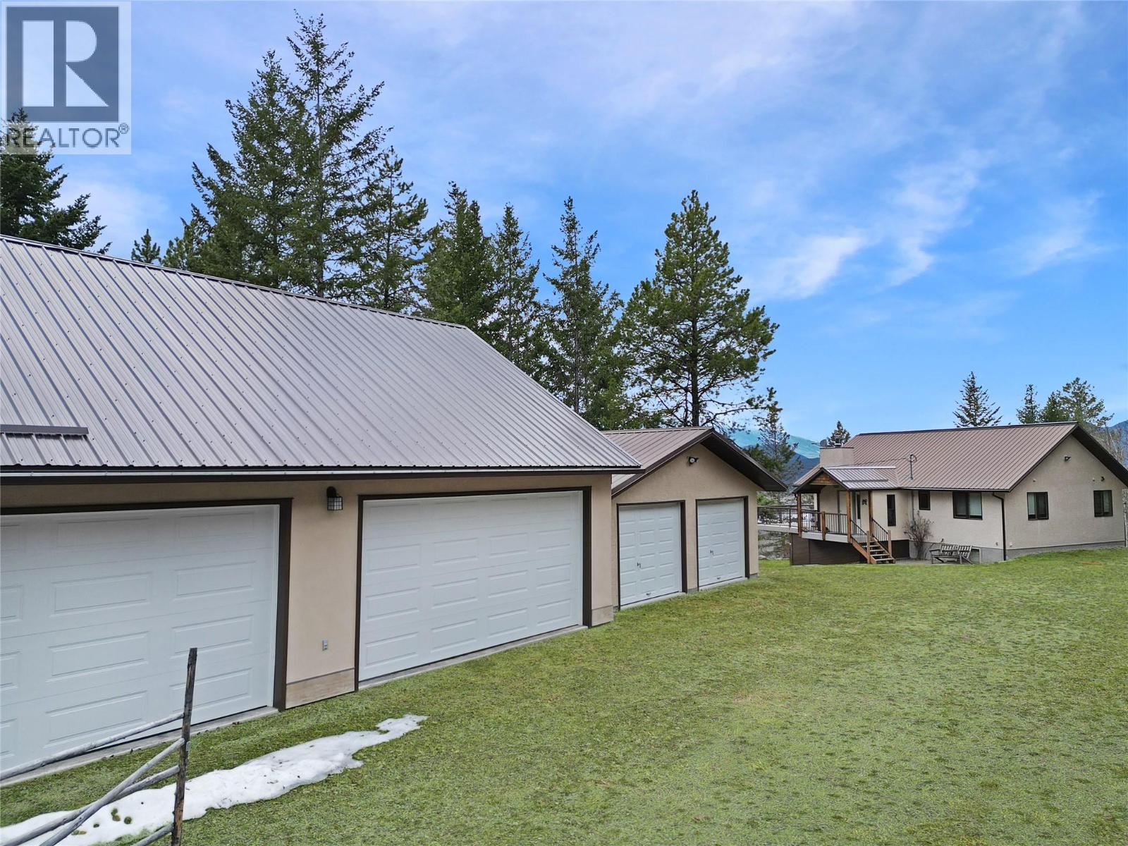 2360/2380 95 Highway, Spillimacheen
