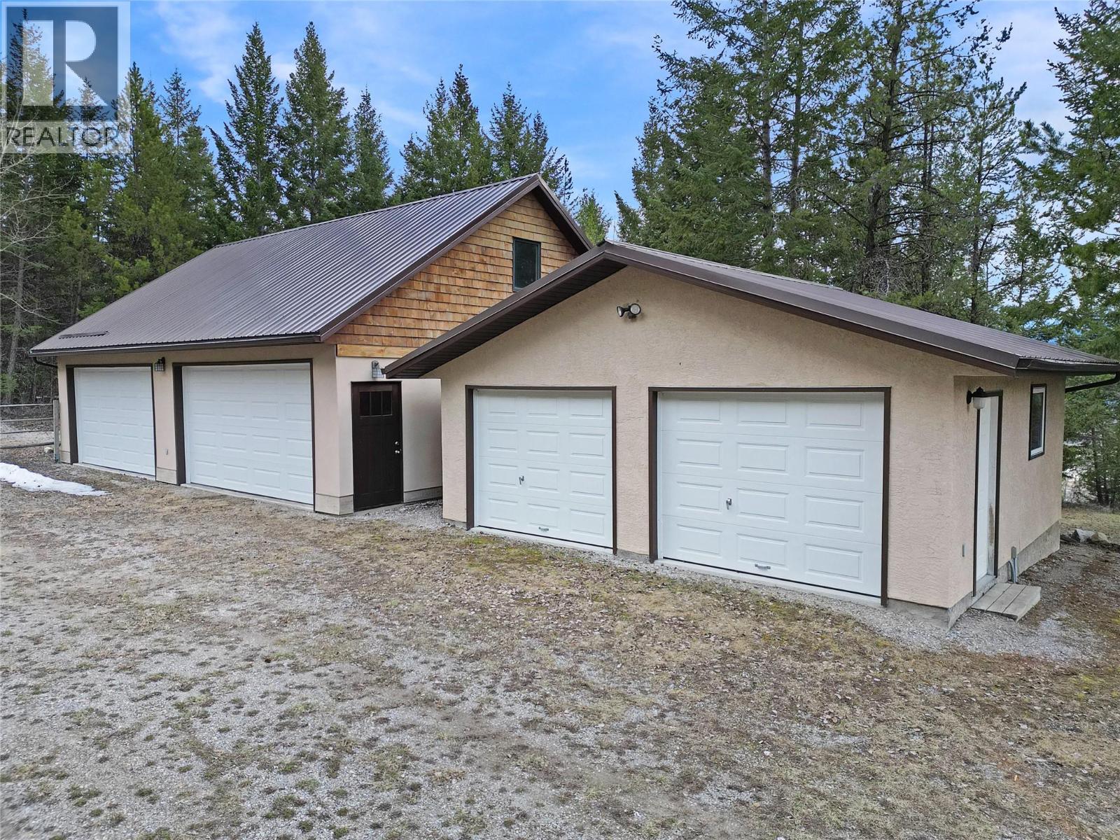 2360/2380 95 Highway, Spillimacheen