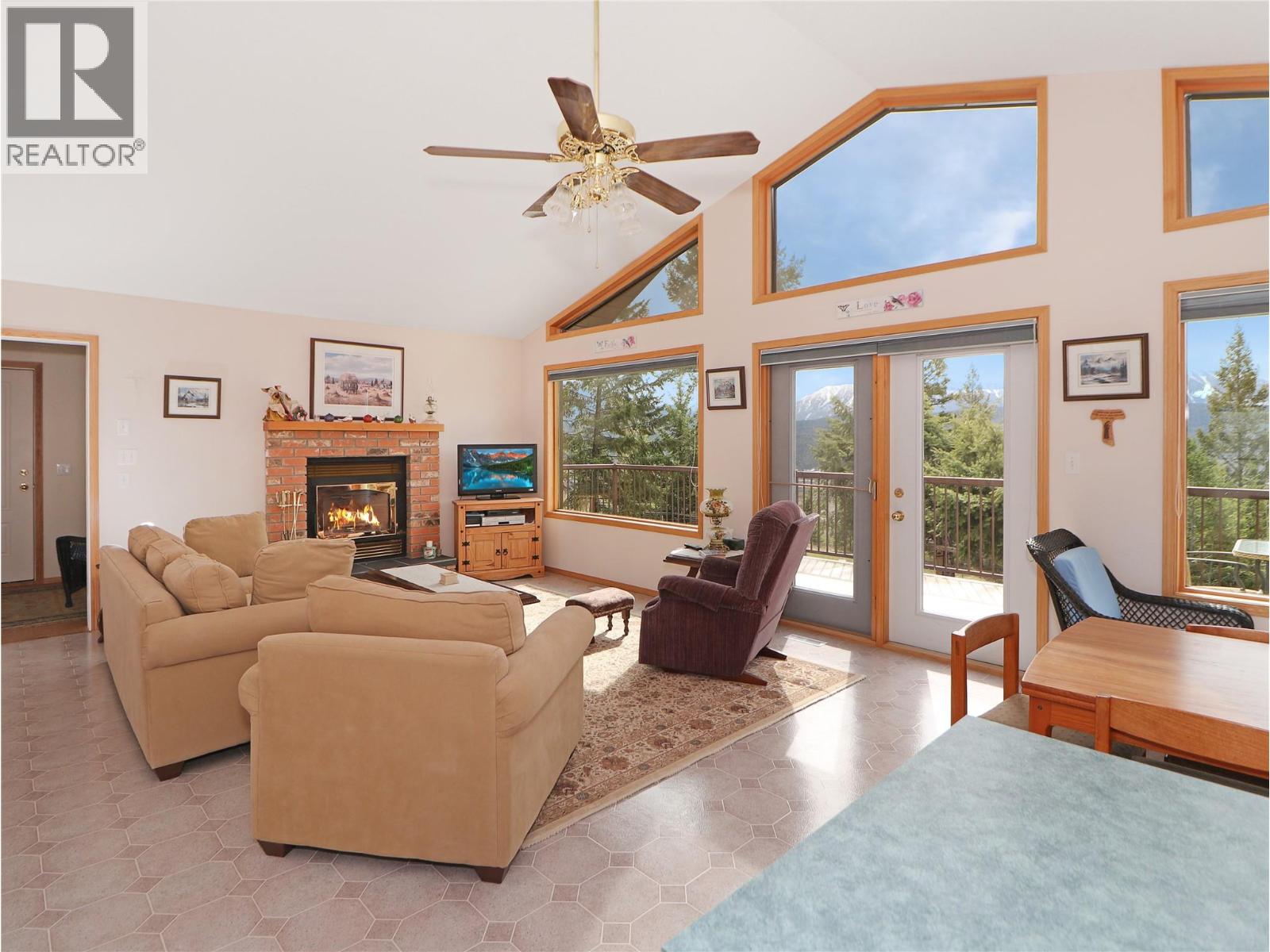 2360/2380 95 Highway, Spillimacheen