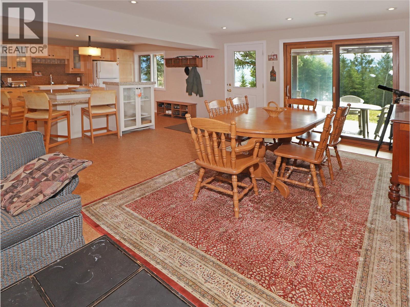 2360/2380 95 Highway, Spillimacheen