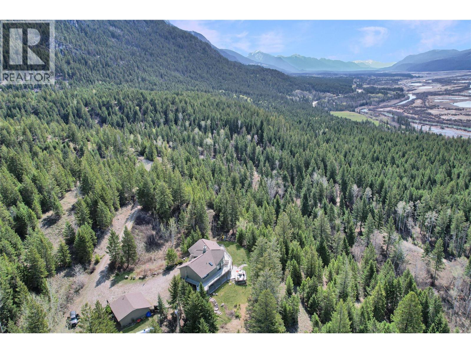 2360/2380 95 Highway, Spillimacheen