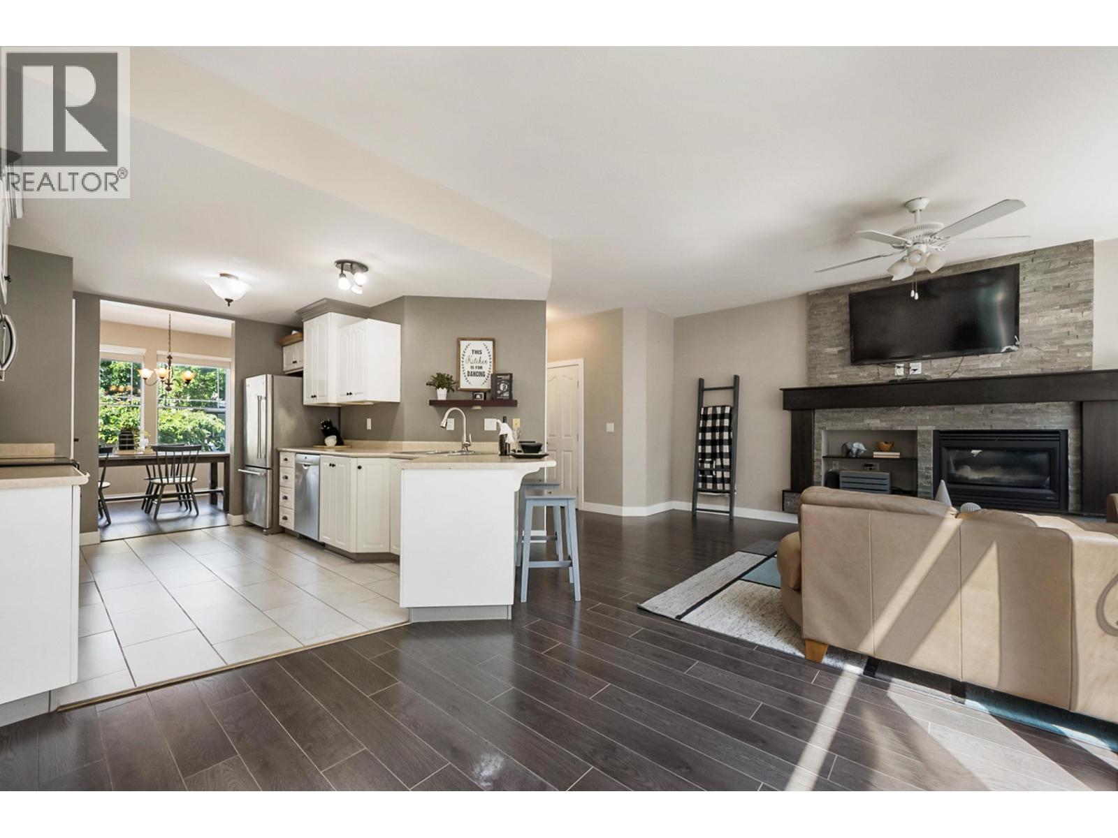 Photo 4 of 24372 101 A Avenue, Maple Ridge BC