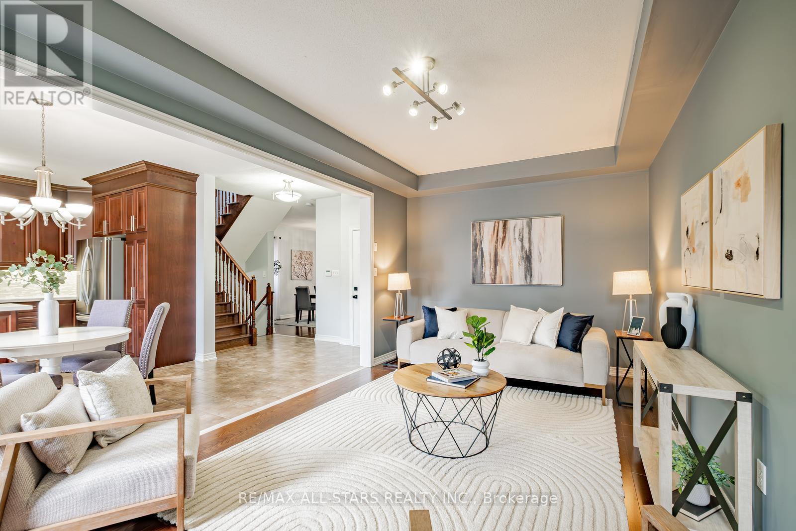 Photo 25 of 225 Delbert Circle, Whitchurchstouffville ON