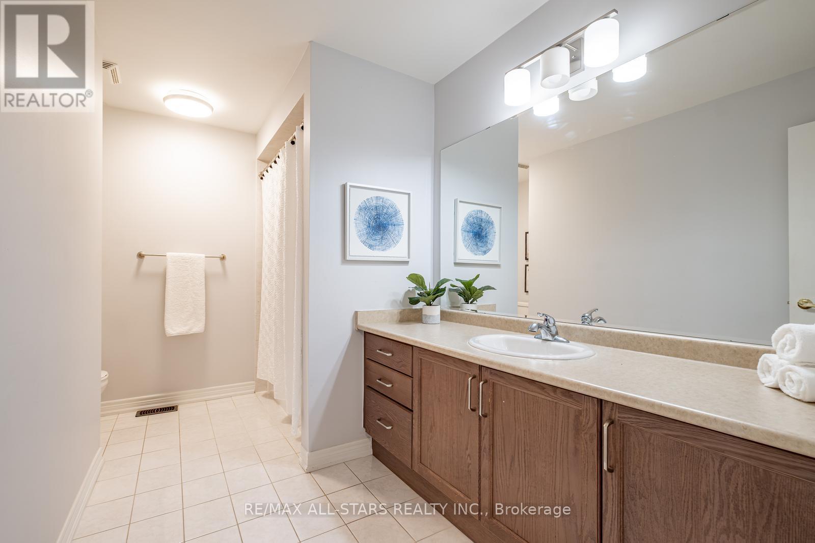Photo 48 of 225 Delbert Circle, Whitchurchstouffville ON