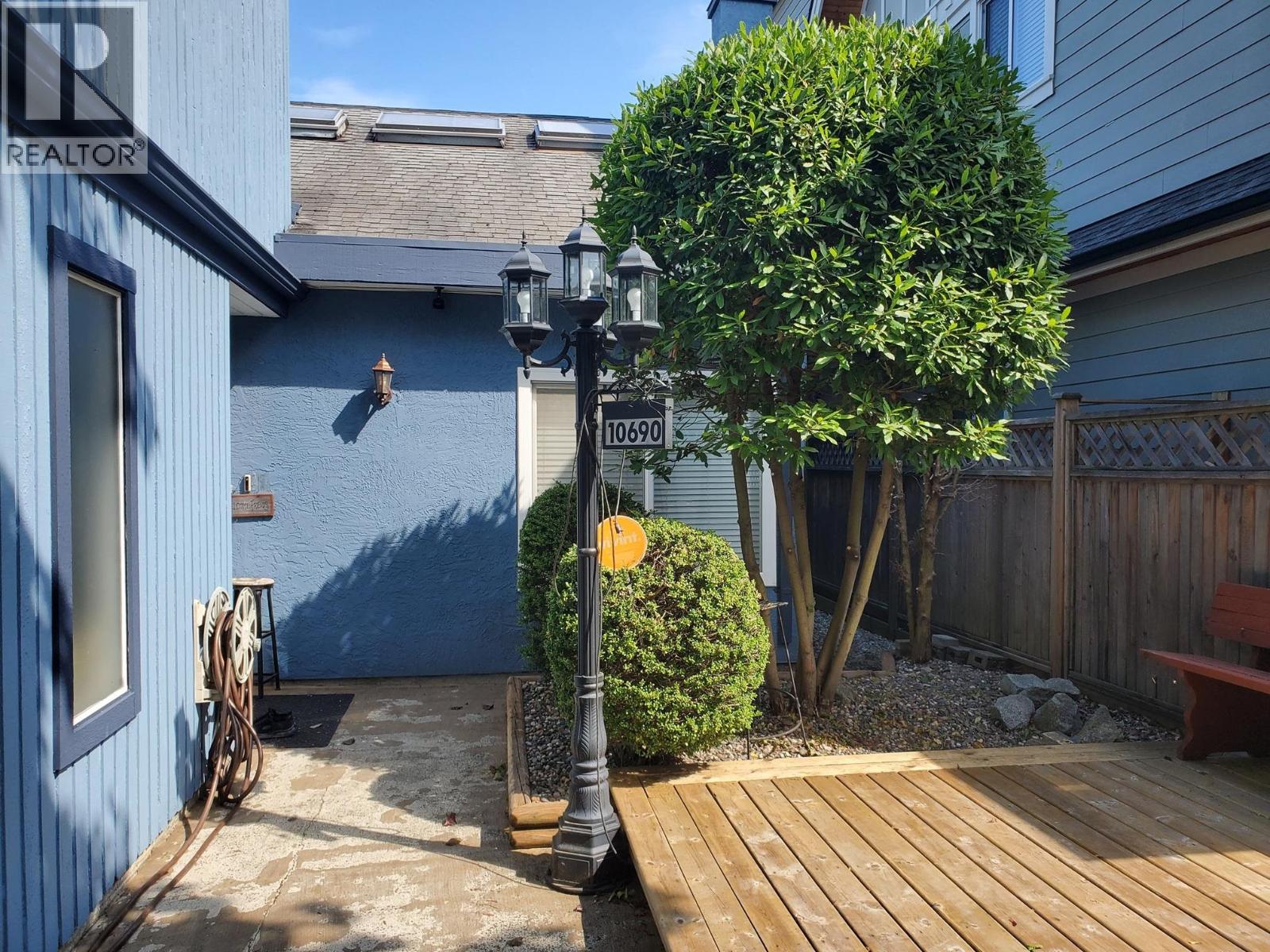 Photo 4 of 10690 Hollybank Drive, Richmond BC