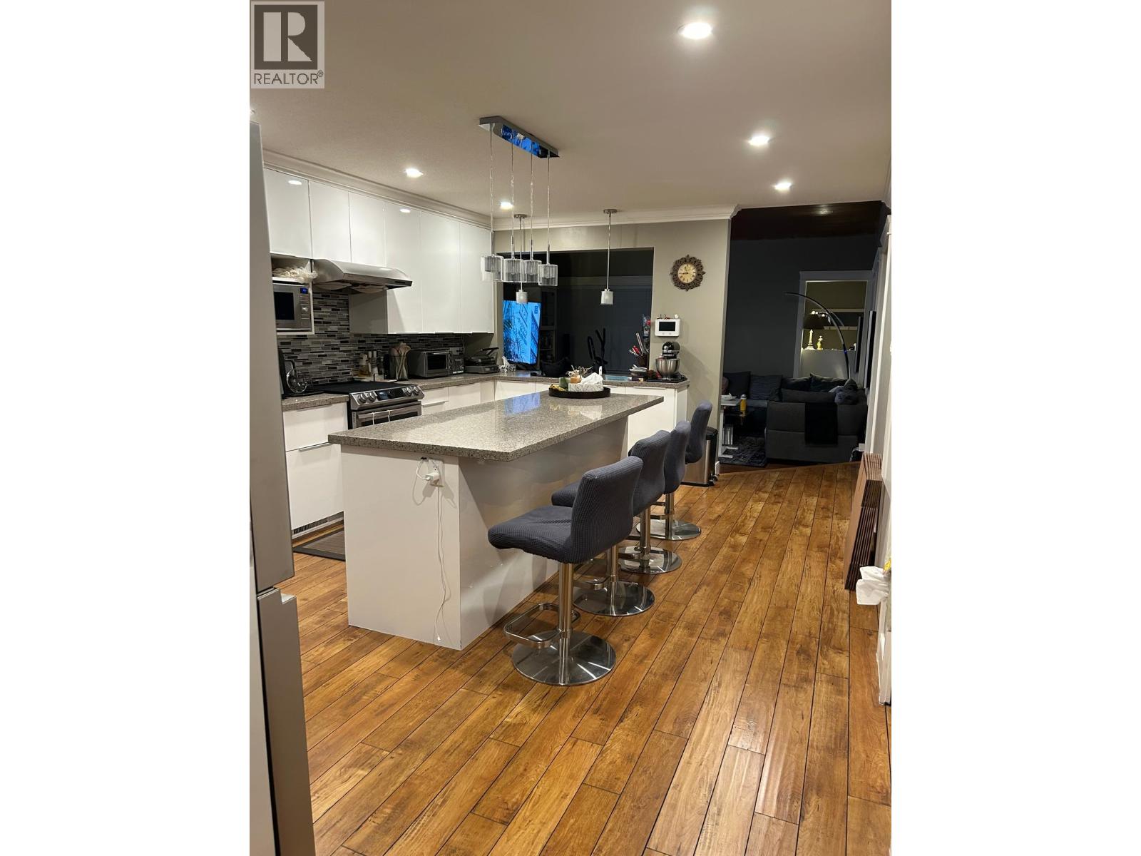 Photo 14 of 10690 Hollybank Drive, Richmond BC