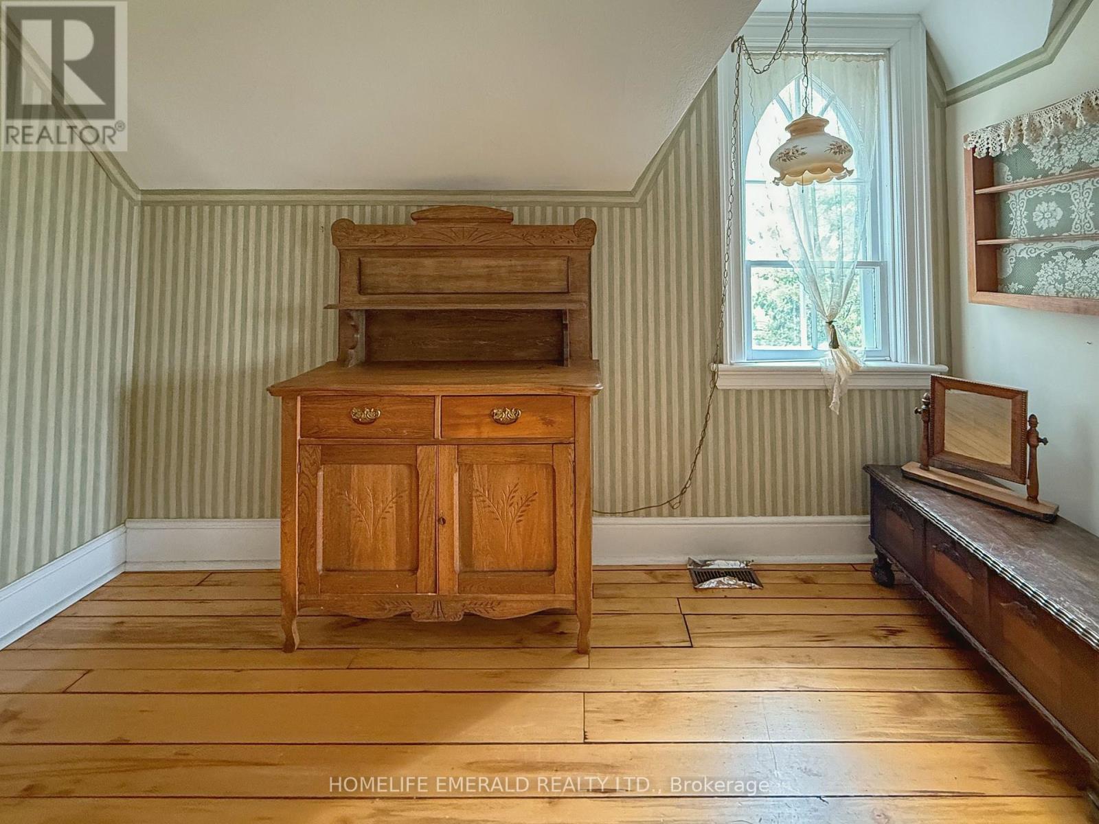 Photo 13 of 10187 County Road 10 Road, Clearview ON