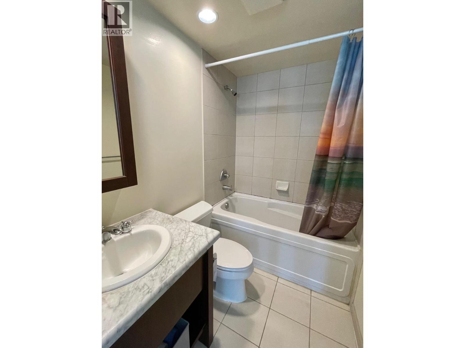 Photo 10 of 1404 7388 Sandborne Avenue, Burnaby BC