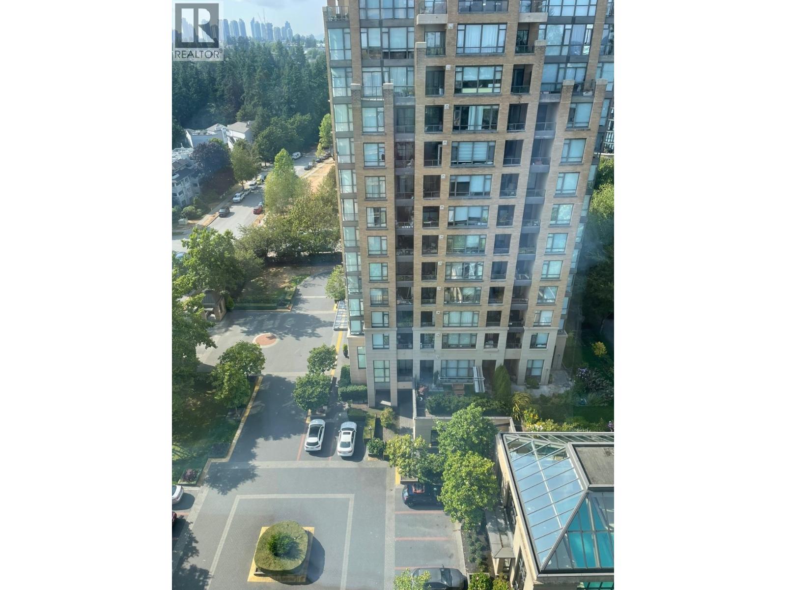 Photo 3 of 1404 7388 Sandborne Avenue, Burnaby BC