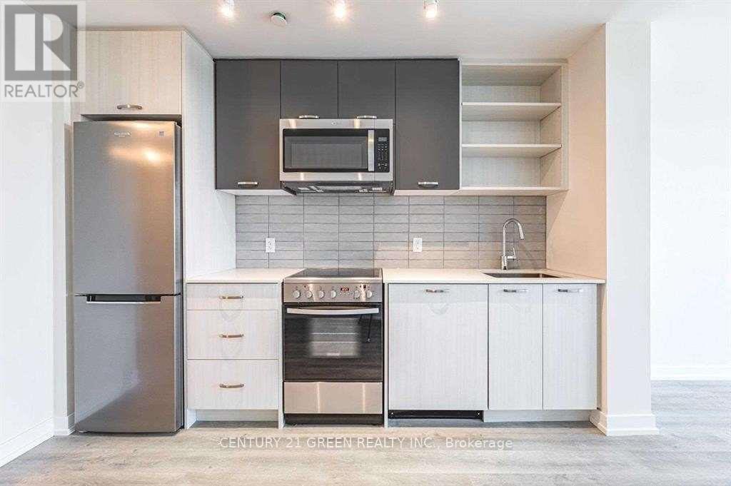 Photo 6 of 502 2300 St Clair Avenue W, Toronto ON