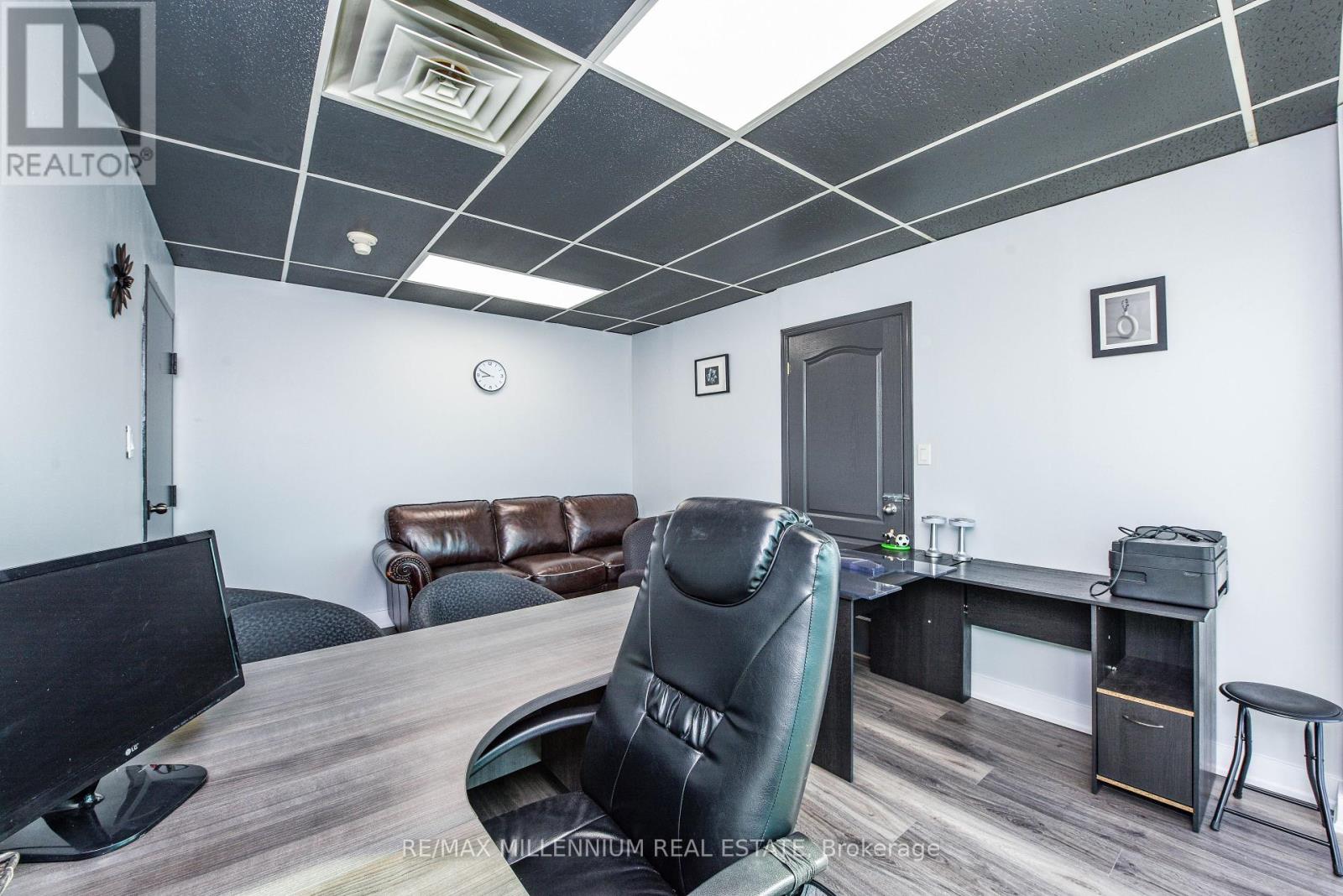 Photo 4 of 220 1300 Steeles Avenue, Brampton ON