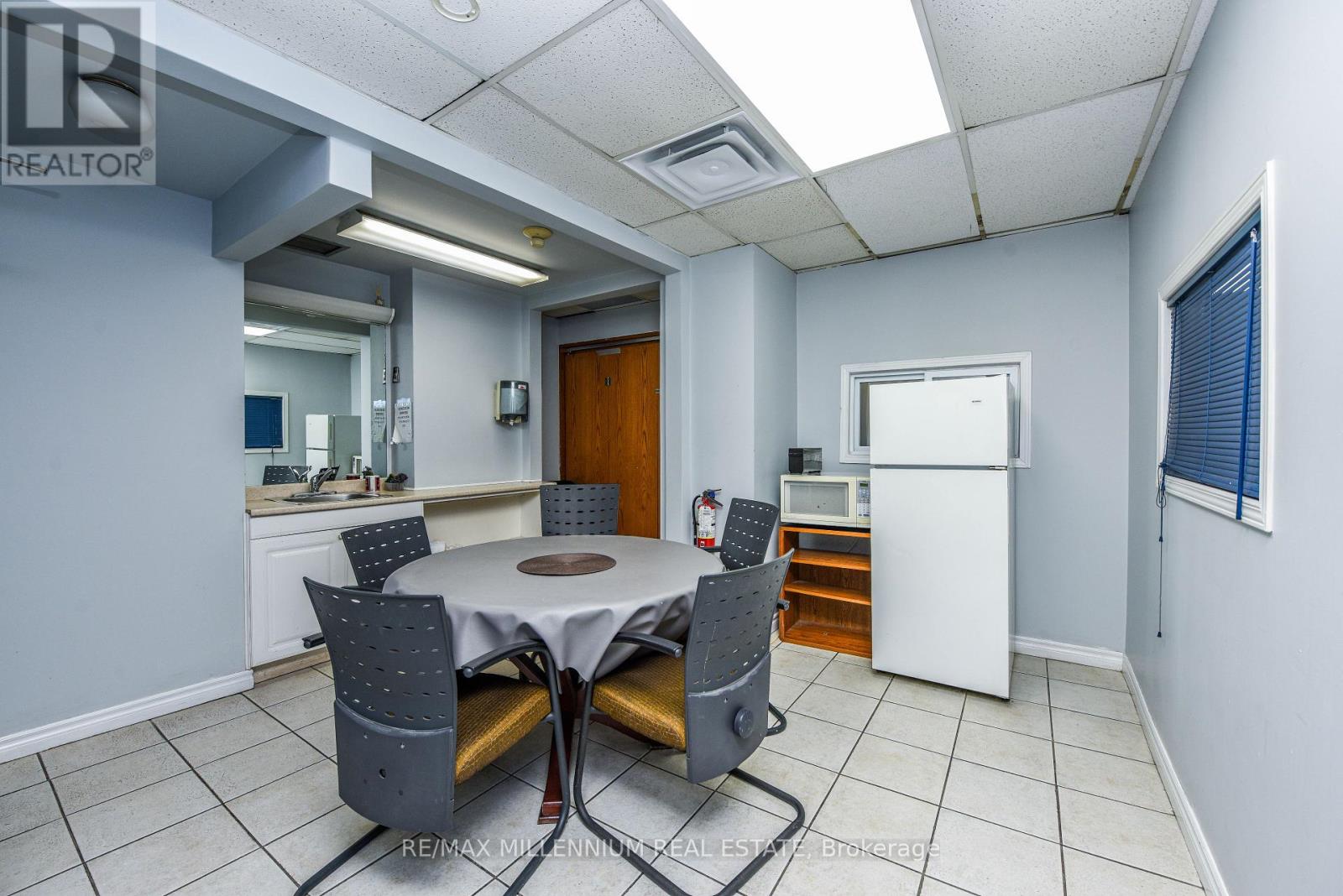 Photo 8 of 220 1300 Steeles Avenue, Brampton ON