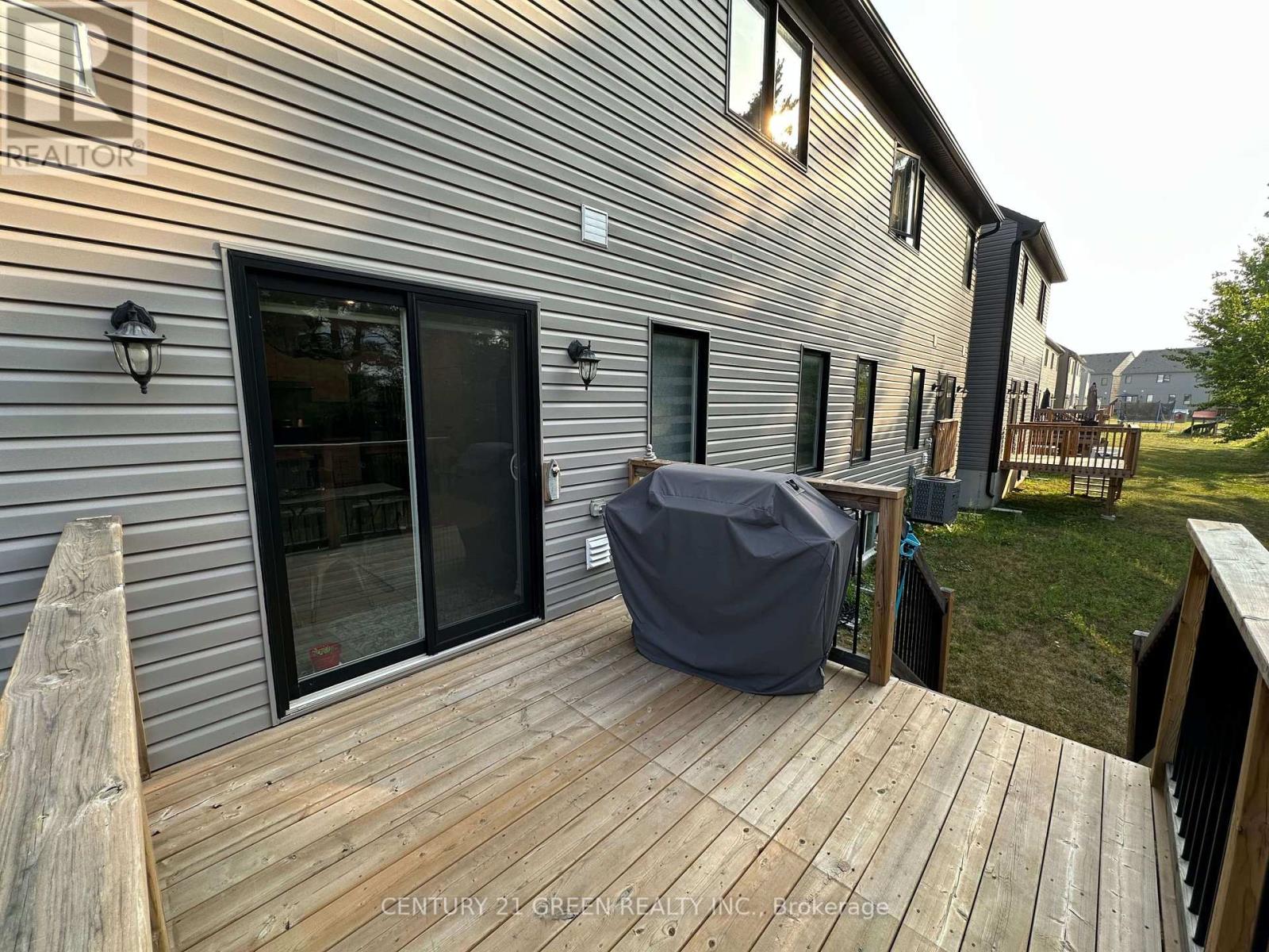 Photo 15 of 170 Rosie Street, Blue Mountains ON