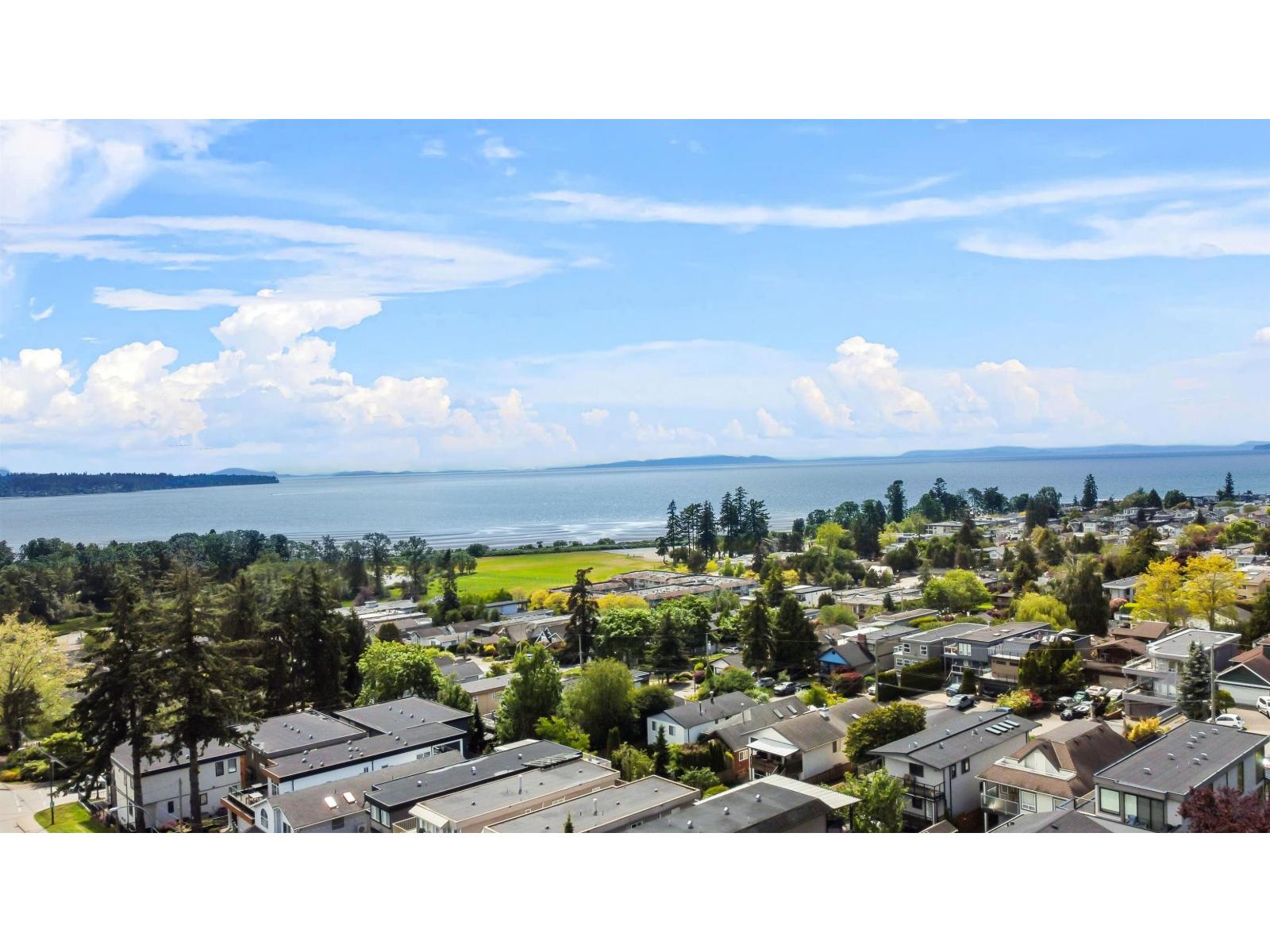 Photo 4 of 16019 9 A Avenue, Surrey BC