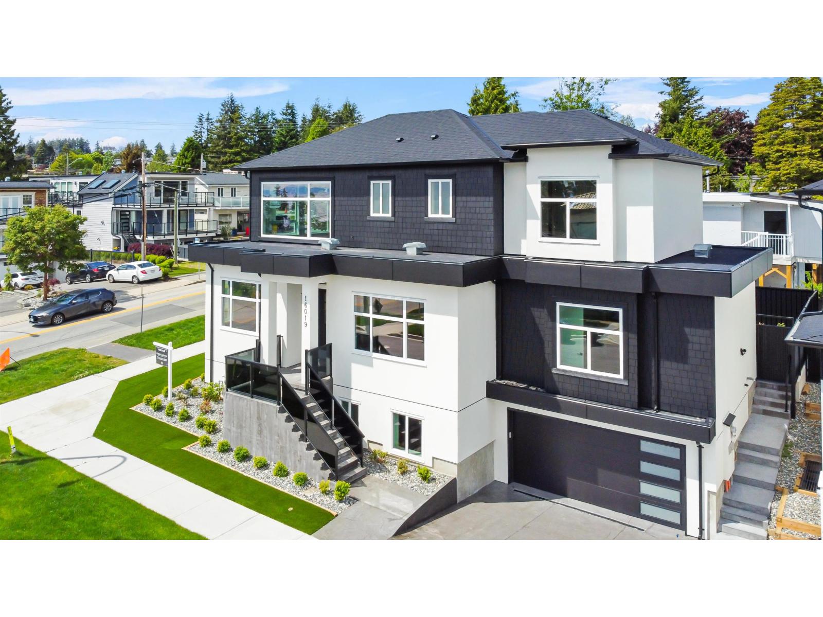 Photo 2 of 16019 9 A Avenue, Surrey BC