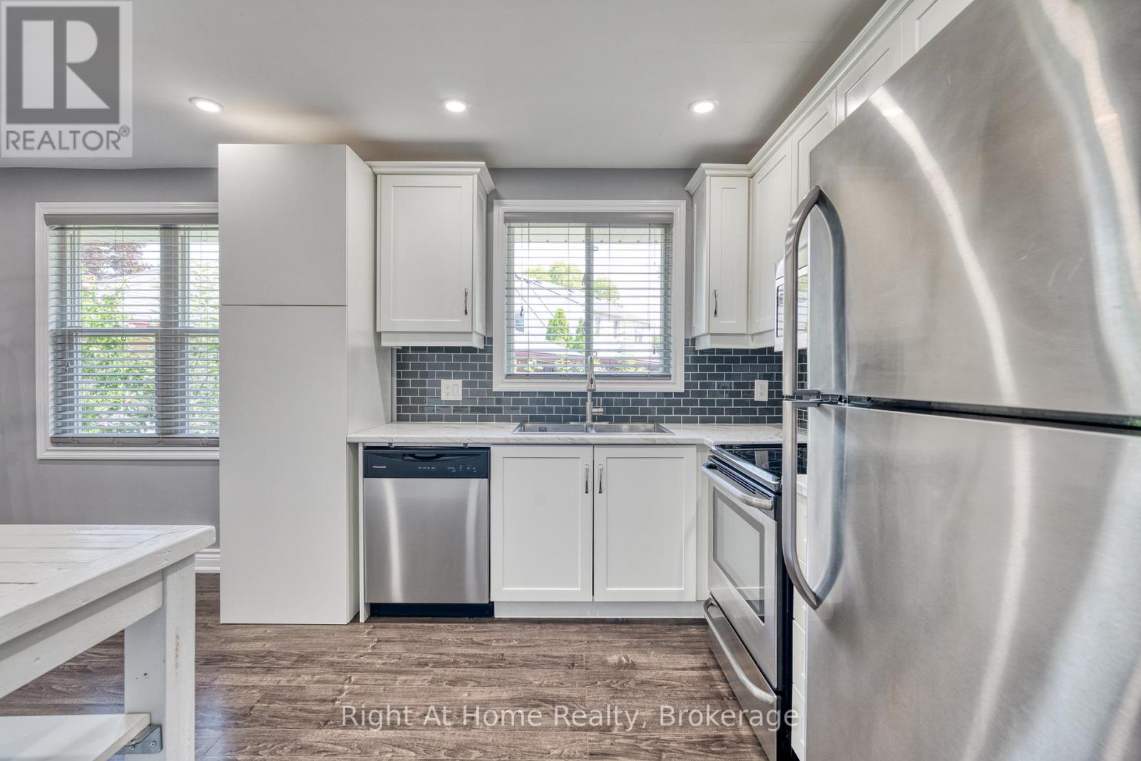 Photo 1 of 289 1 2 Pelham Road, St Catharines ON