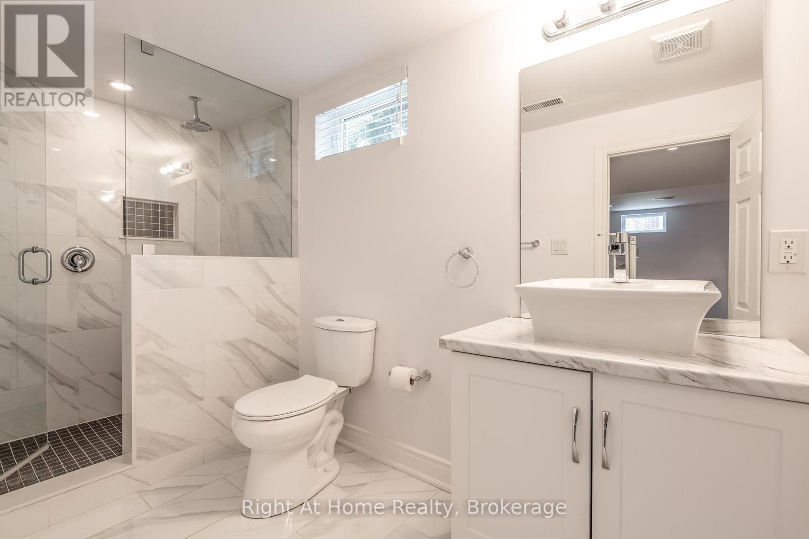 Photo 5 of 289 1 2 Pelham Road, St Catharines ON