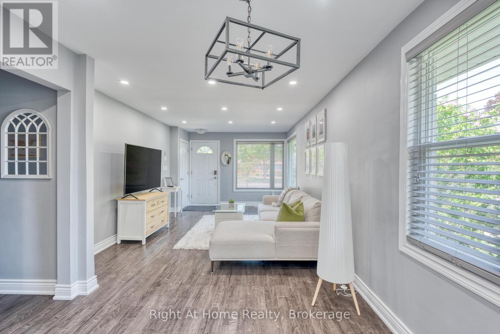 Photo 7 of 289 1 2 Pelham Road, St Catharines ON