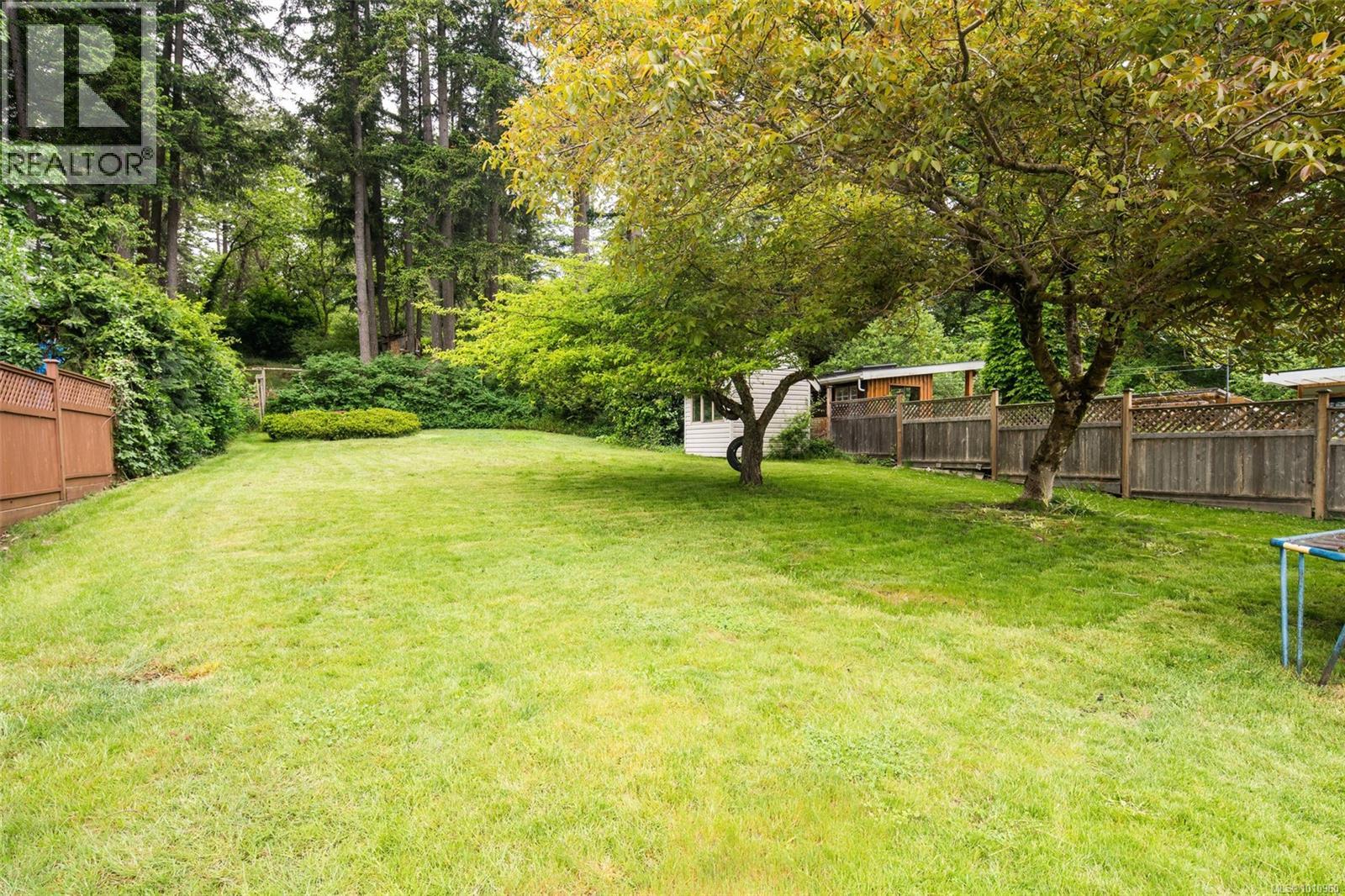 Photo 1 of 4518 Hughes Rd, Saanich BC