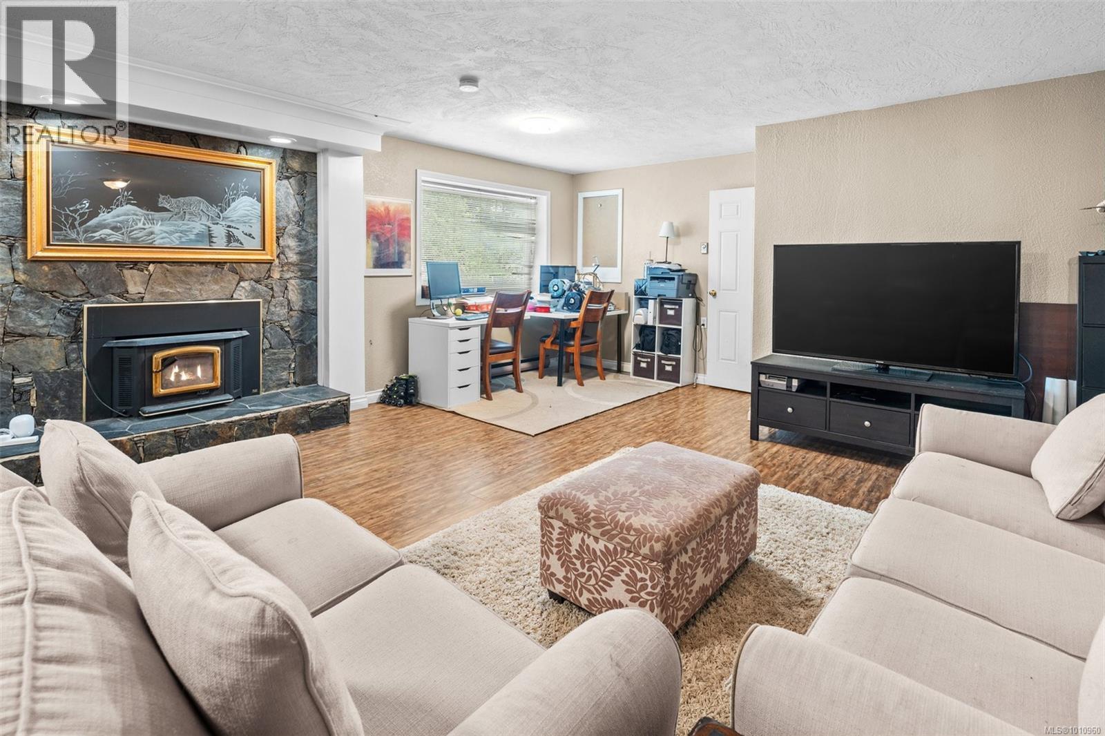 Photo 15 of 4518 Hughes Rd, Saanich BC
