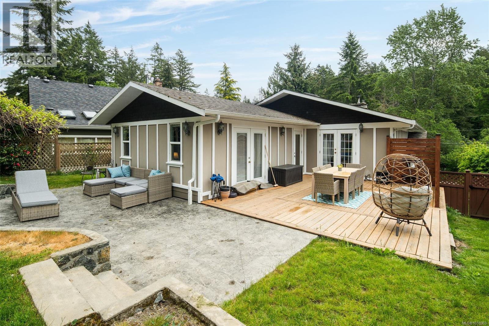 Photo 17 of 4518 Hughes Rd, Saanich BC