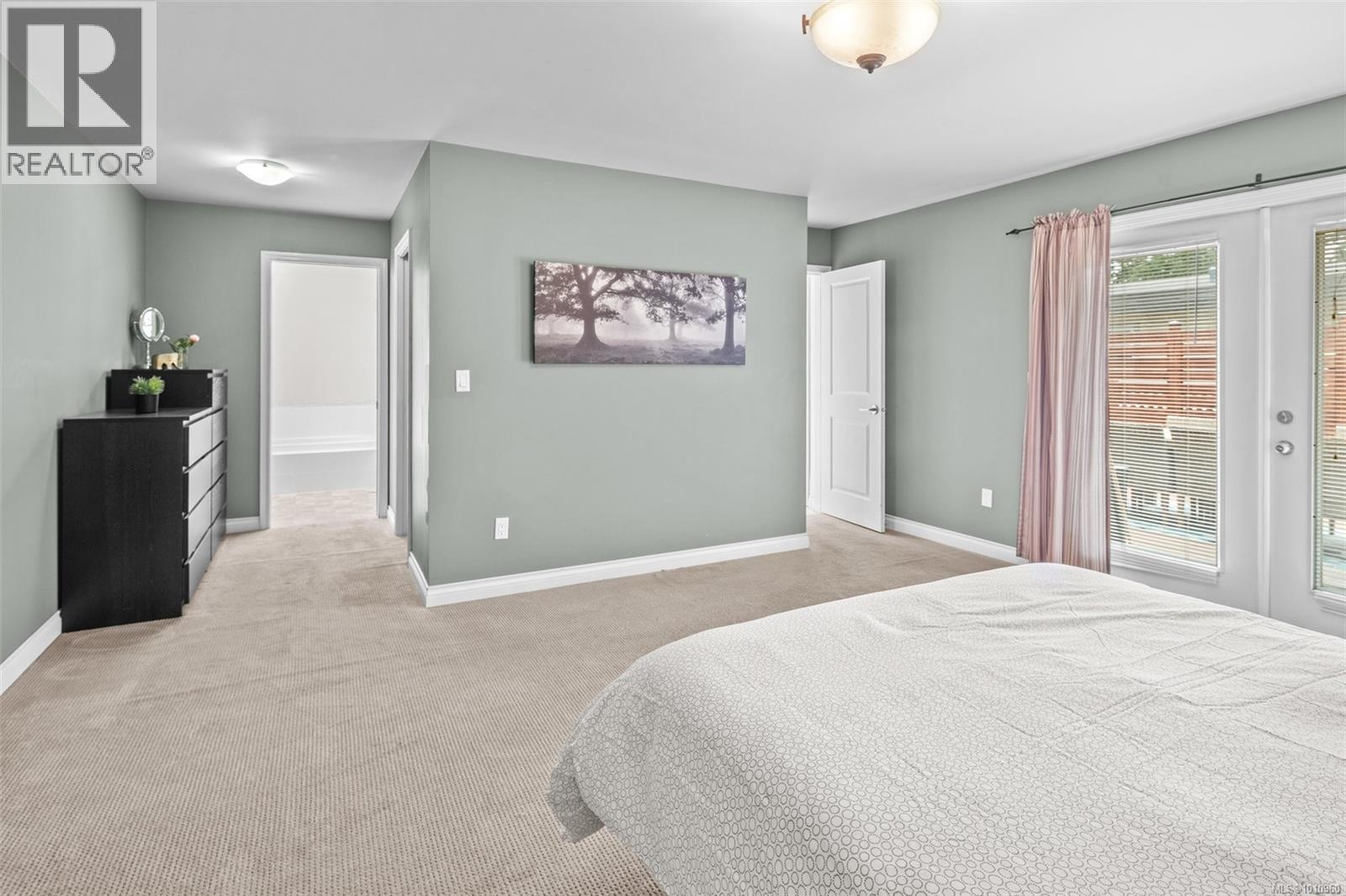Photo 7 of 4518 Hughes Rd, Saanich BC