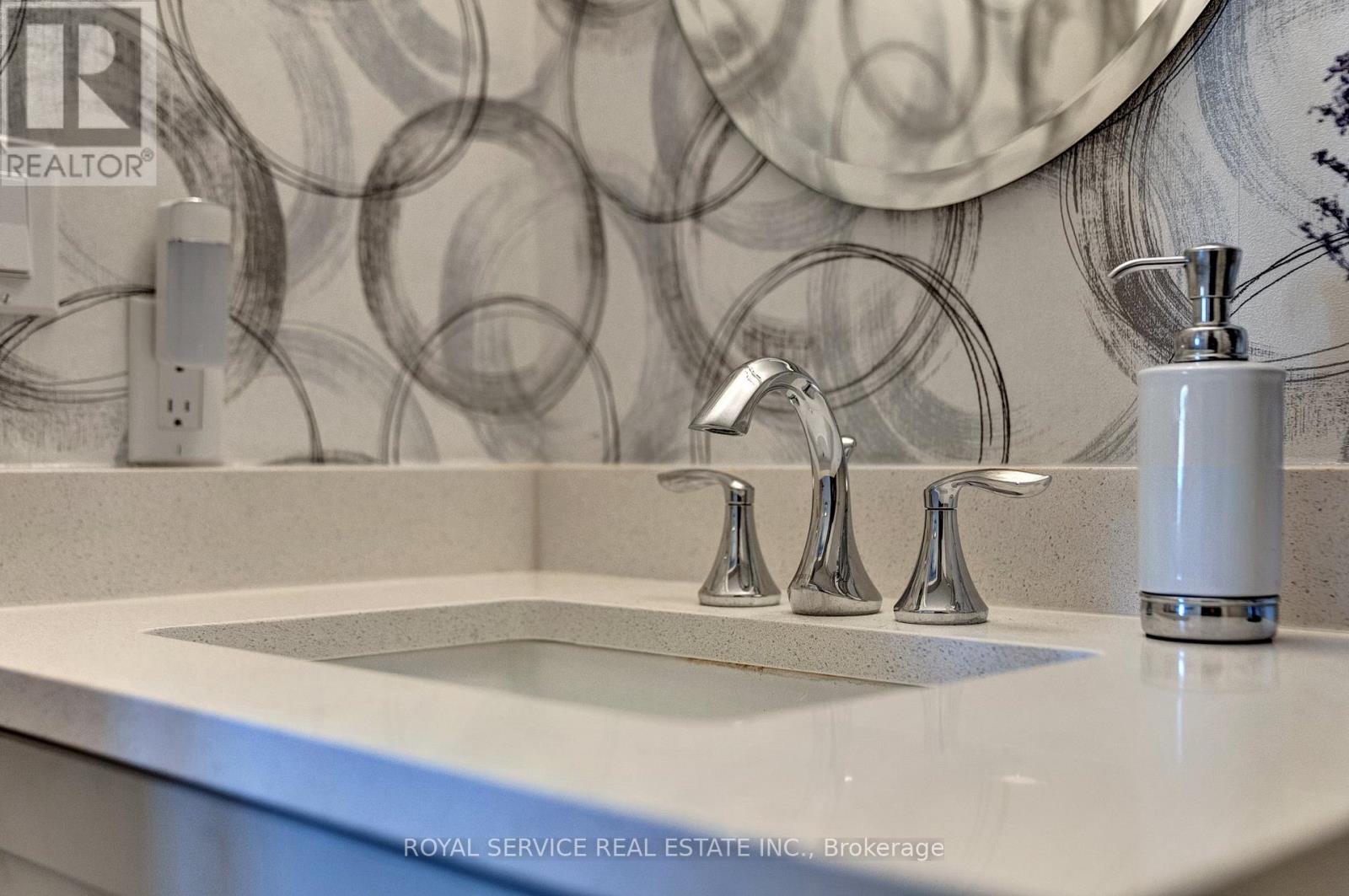 Photo 4 of 404 65 Shipway Avenue, Clarington ON