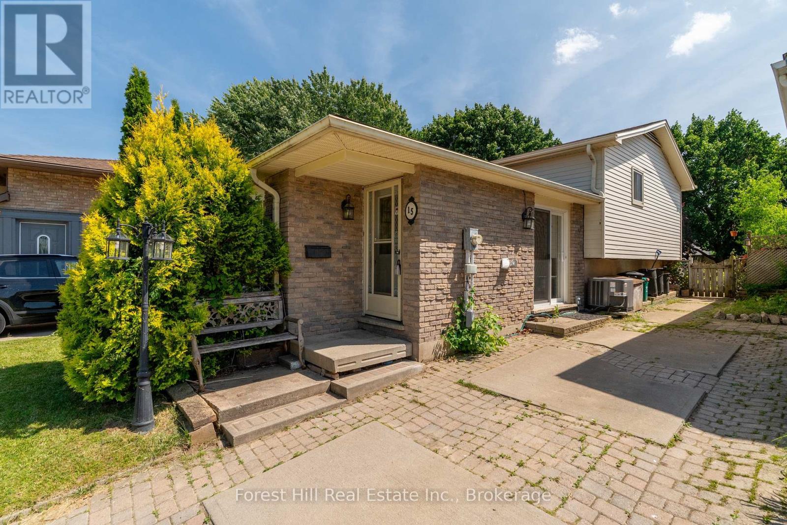 Photo 27 of 15 Homestead Place, Kitchener ON