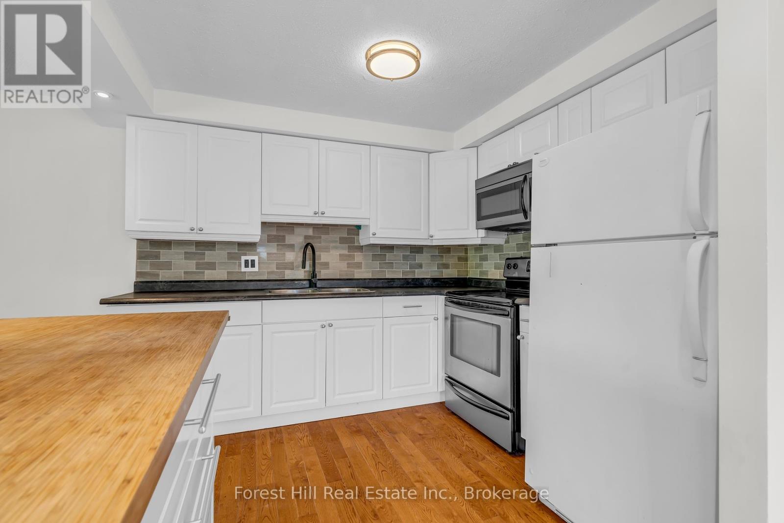 Photo 22 of 15 Homestead Place, Kitchener ON