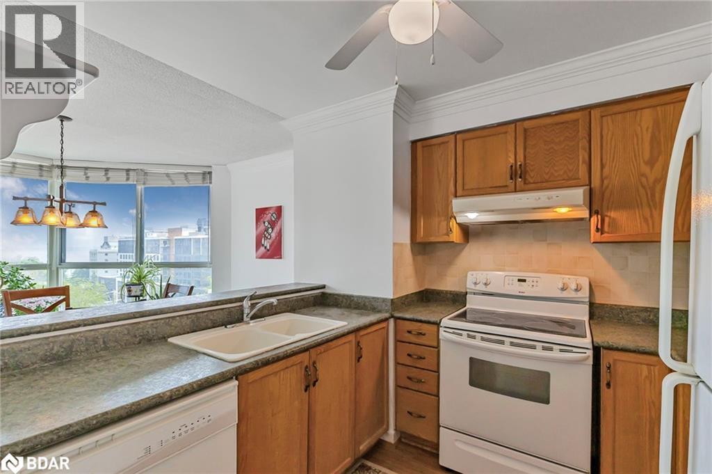 Photo 10 of 150 Dunlop Street E Unit 811, Barrie ON