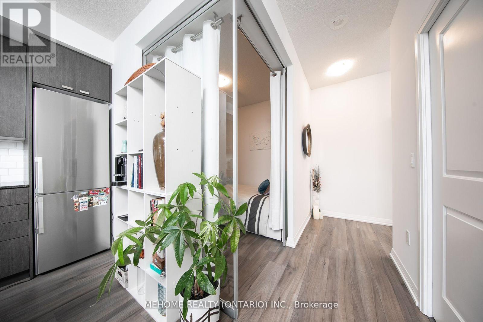 Photo 3 of 207 50 Ann Oreilly Road, Toronto ON
