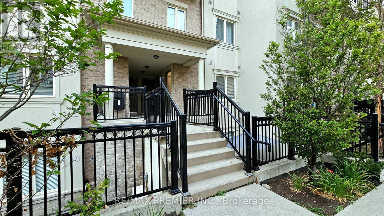 Photo 5 of 272 19 Coneflower Crescent, Toronto ON