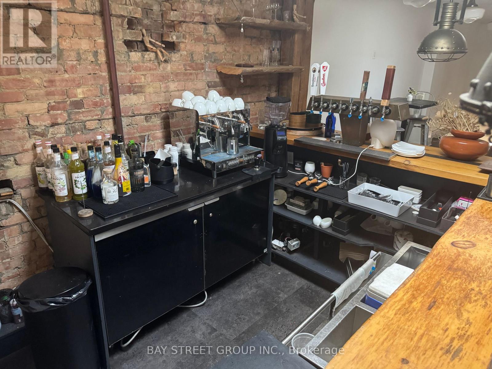 Photo 13 of 2197 Bloor Street W, Toronto ON