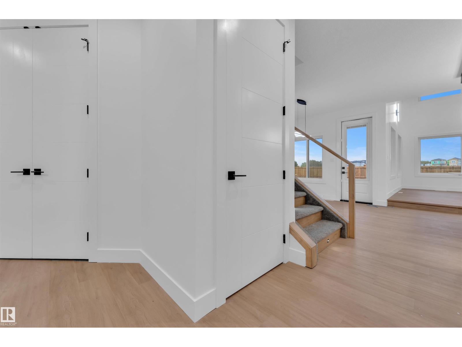 Photo 10 of 119 28 St Sw, Edmonton AB