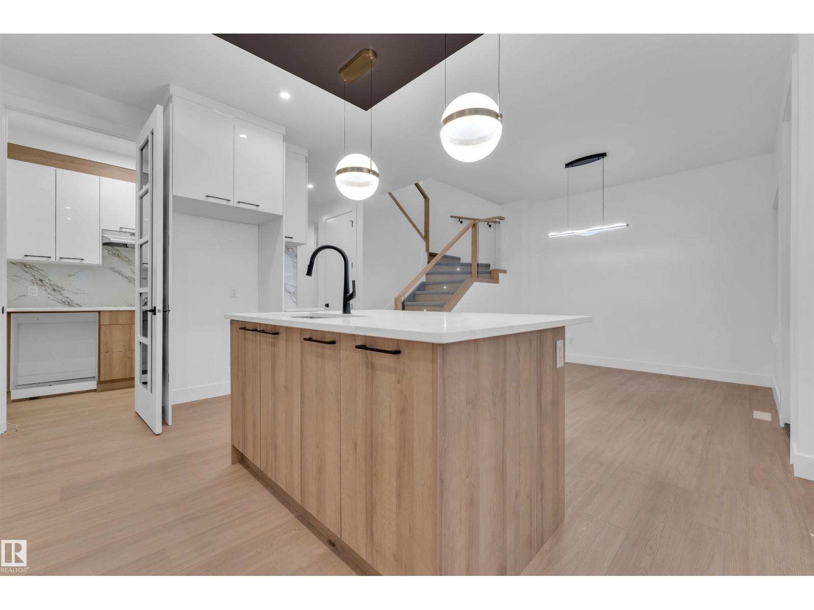 Photo 9 of 119 28 St Sw, Edmonton AB