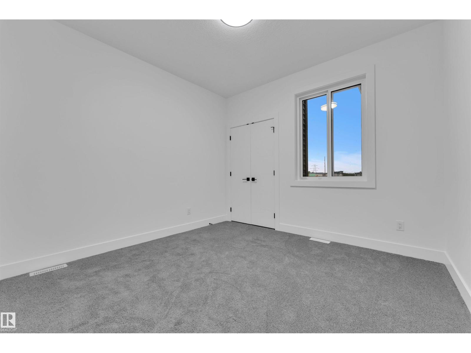 Photo 2 of 119 28 St Sw, Edmonton AB