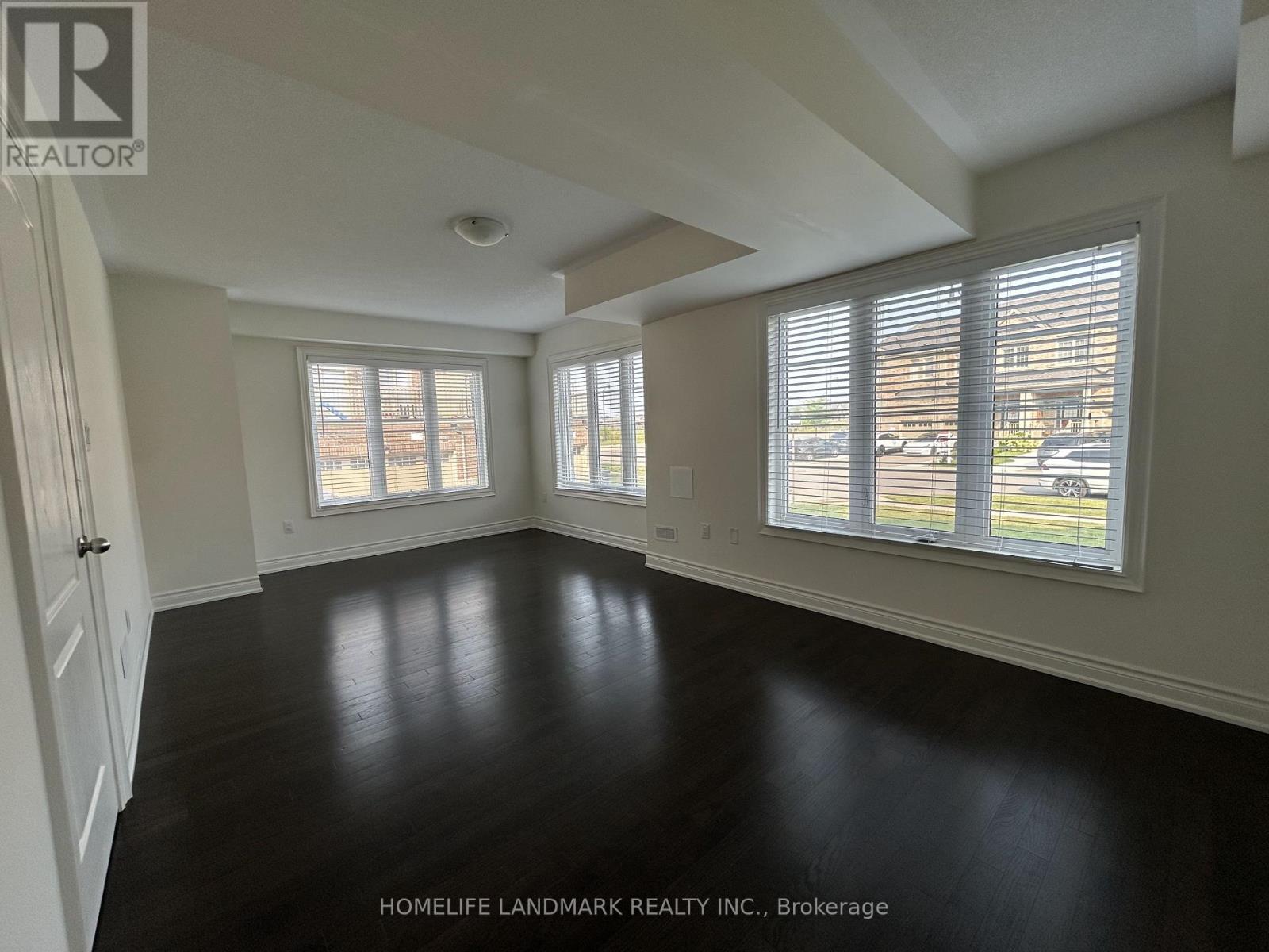Photo 10 of 3 Temple Manor Road, Brampton ON