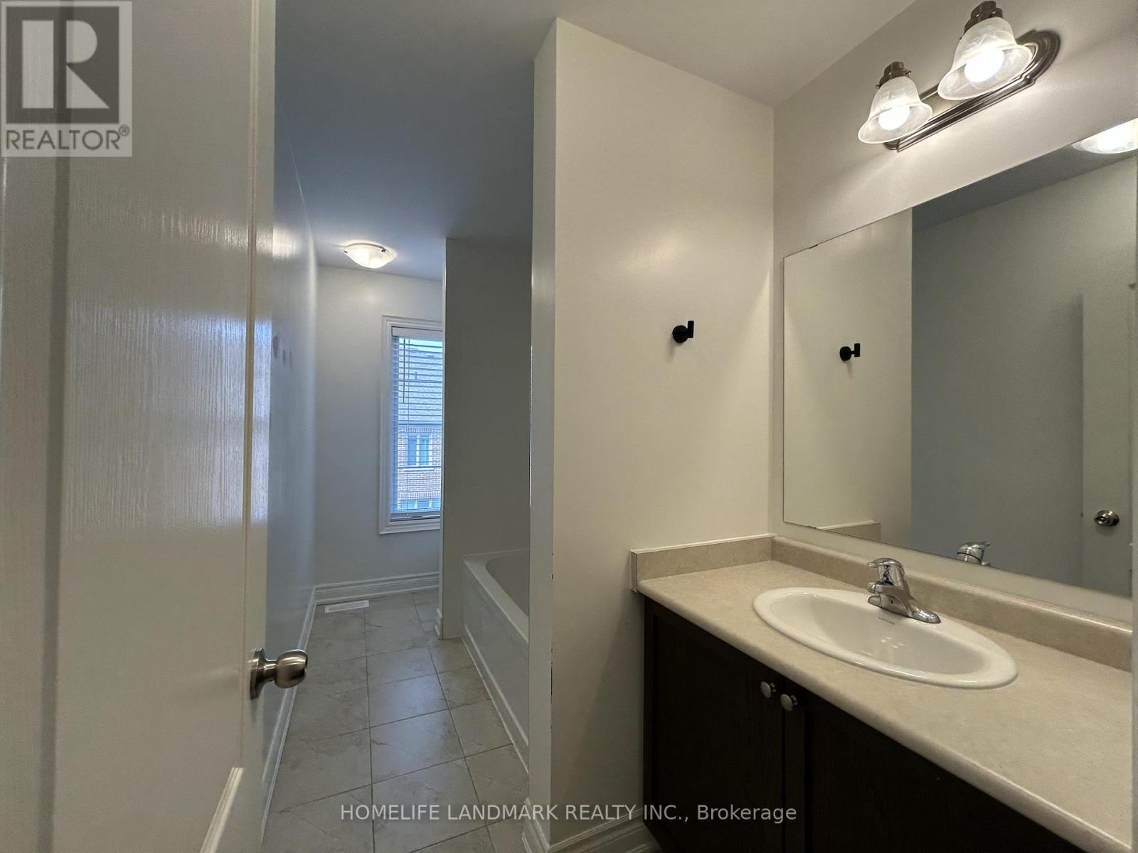 Photo 28 of 3 Temple Manor Road, Brampton ON
