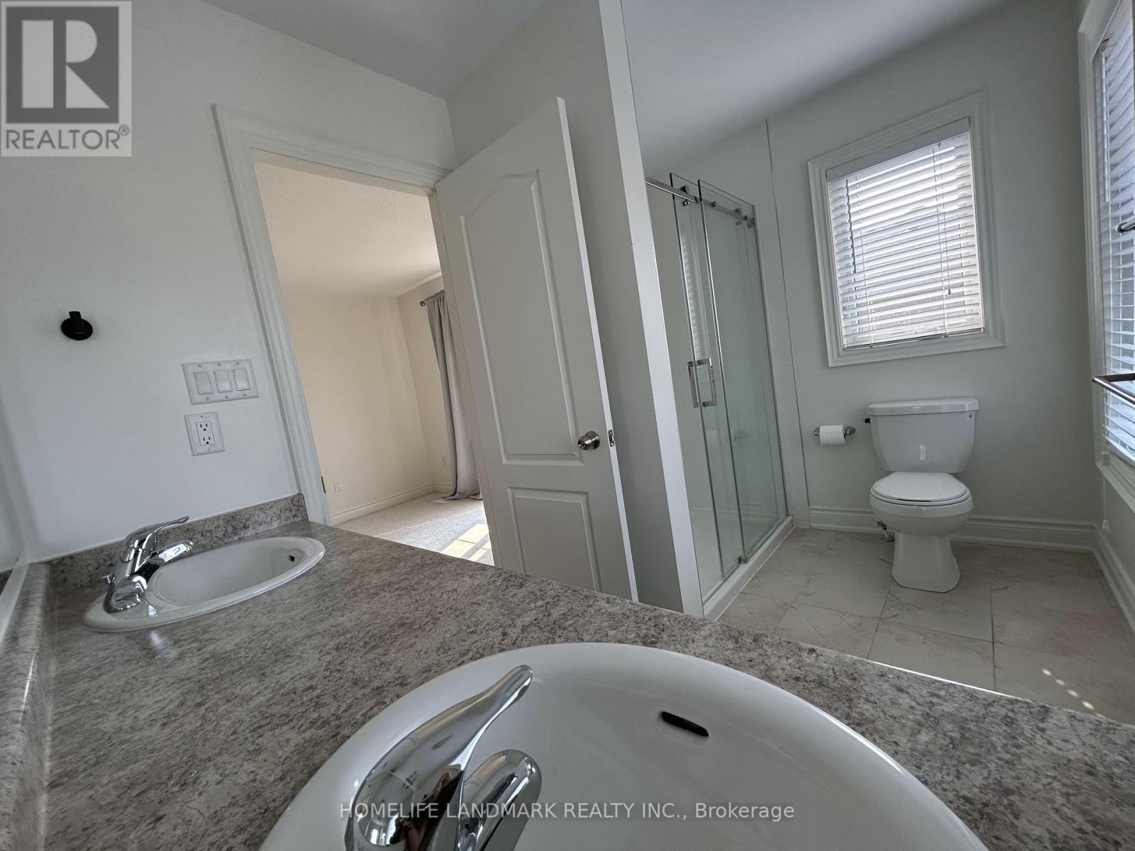 Photo 33 of 3 Temple Manor Road, Brampton ON