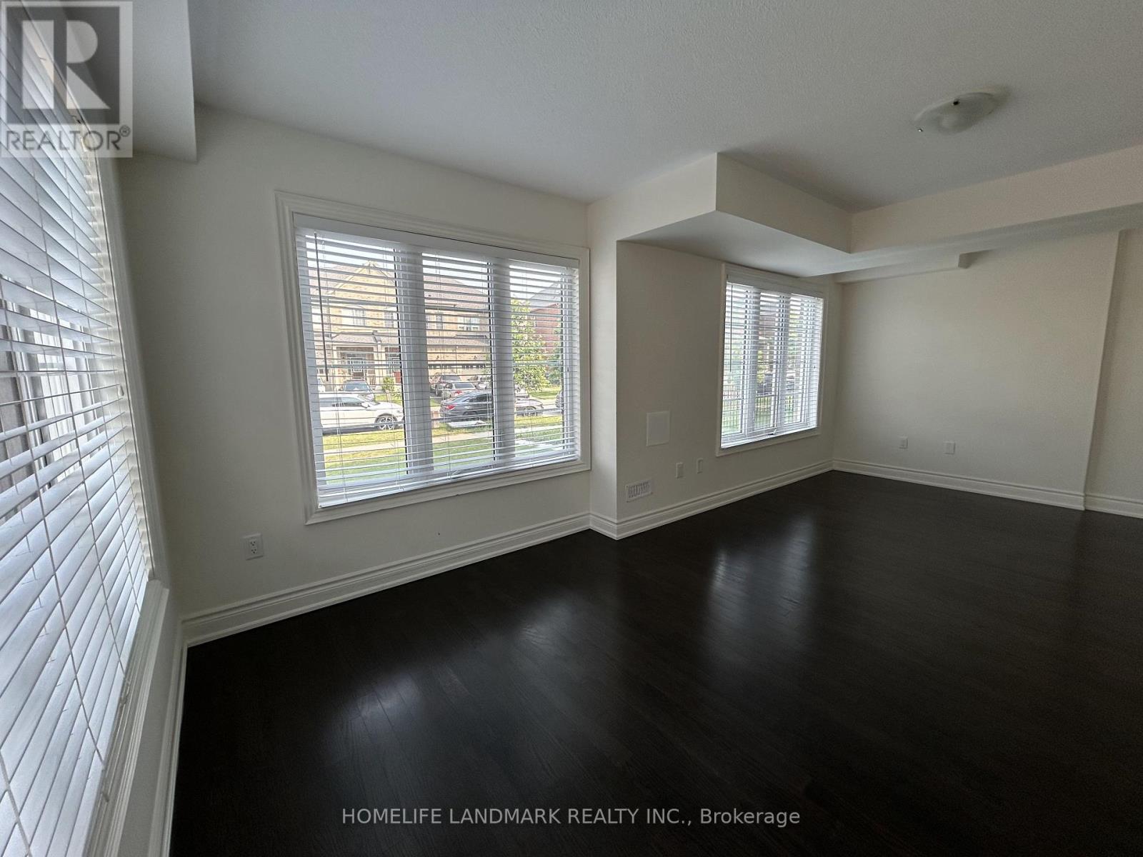 Photo 9 of 3 Temple Manor Road, Brampton ON