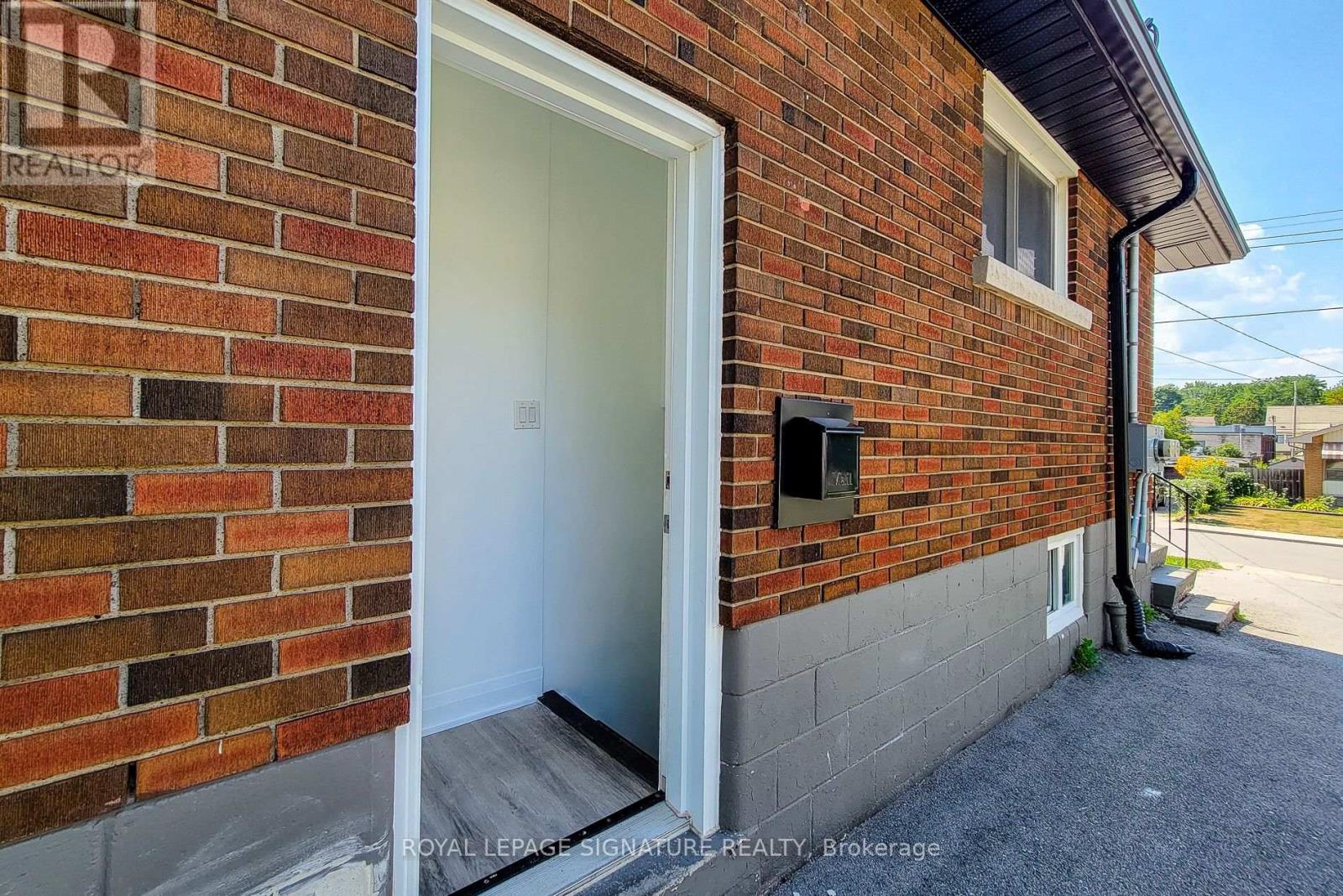 Photo 2 of 265 West 19th Street, Hamilton ON