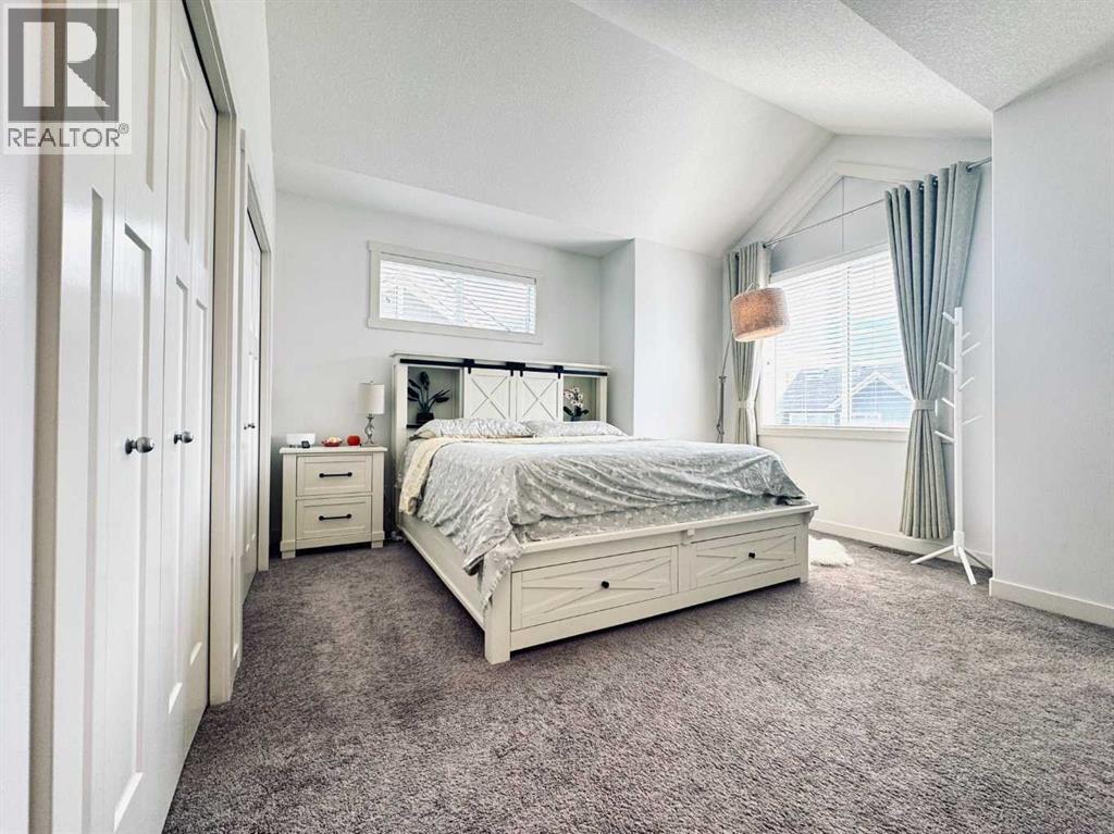 Single Family House for Sale in  Evanston Manor NW Evanston Calgary 