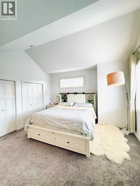 Single Family House for Sale in  Evanston Manor NW Evanston Calgary 