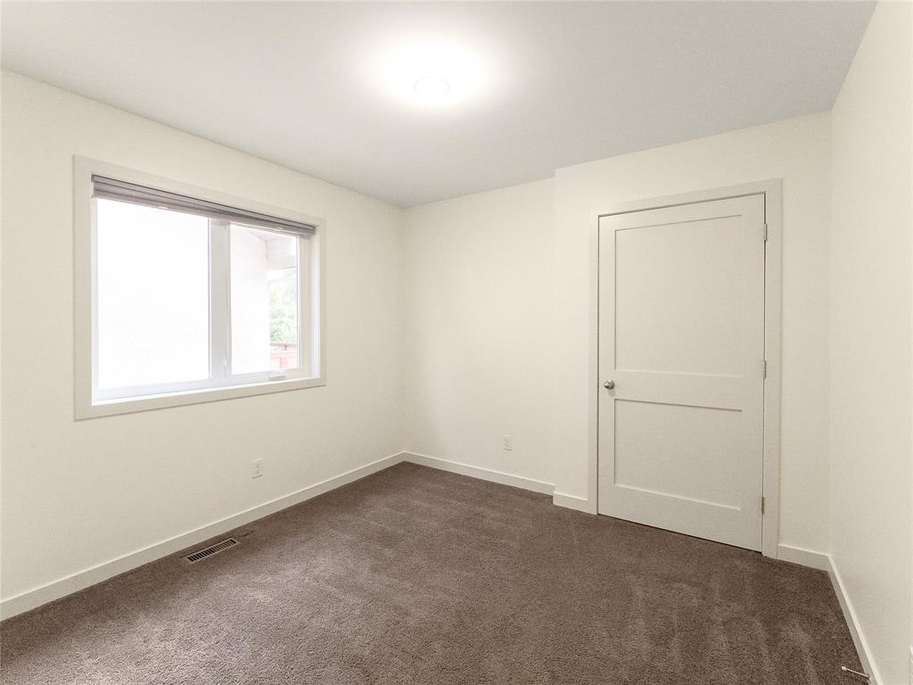 Photo 8 of 38 Woodridge Drive, Beausejour MB
