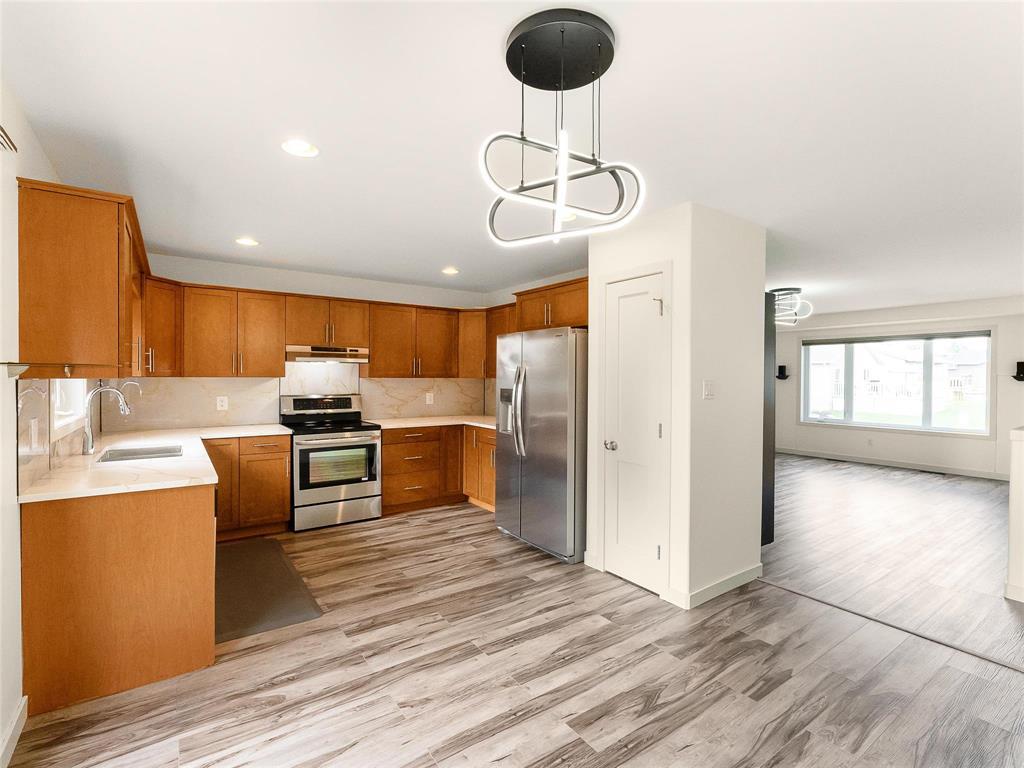 Photo 3 of 38 Woodridge Drive, Beausejour MB